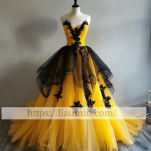 Load image into Gallery viewer, Yellow Tulle and Black Lace Applique Strapless Evening Prom Homecoming Dress A-1.49