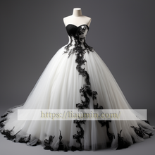 Load image into Gallery viewer, White Tulle and Black Lace Applique Ball Gwon Wedding Dress Prom Princess Dress W5-2.20