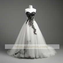 Load image into Gallery viewer, White Tulle and Black Lace Applique Strapless A Line Wedding Dress Bridal Gown Prom Princess Dress Custom W5-2.63