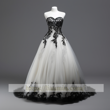 Load image into Gallery viewer, White Tulle and Black Lace Applique Strapless A Line Full Length Wedding Dress Bridal Gown Prom Princess Dress Custom Size W5-2.65