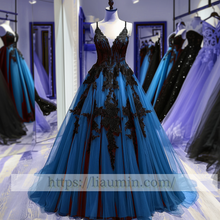 Load image into Gallery viewer, Black Lace Applique Spaghetti Straps V Neck Evening Party Prom Princess Dress W13-3