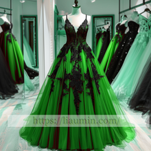 Load image into Gallery viewer, Black Lace Applique Spaghetti Straps V Neck Evening Party Prom Princess Dress W13-3