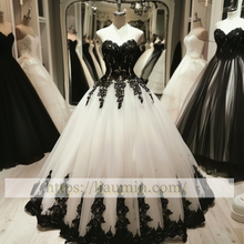 Load image into Gallery viewer, Hand Made Custom White and Black Lace Applique Strapless Wedding Dress Prom Princess Dress W13-15.2
