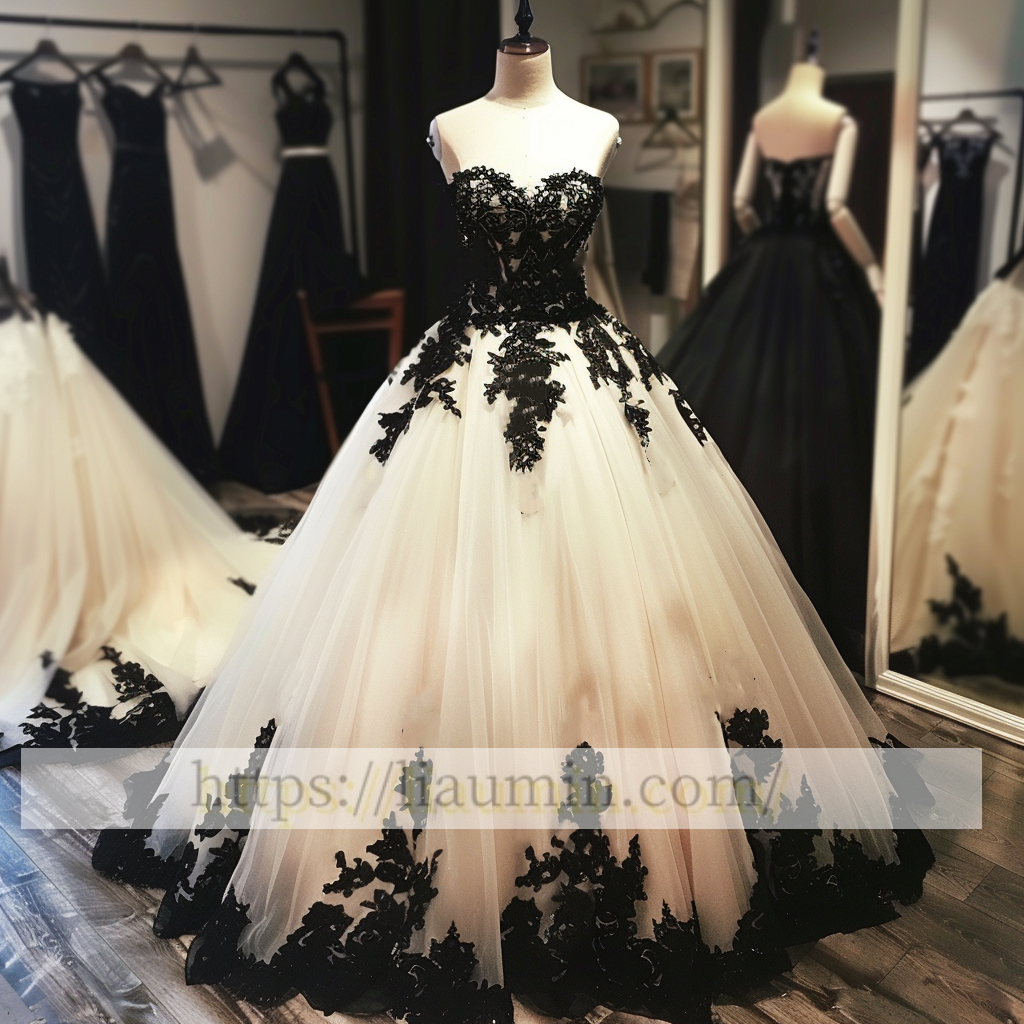 New Ivory Tulle and Black Lace Applique Ball Gown Wedding Dress Prom Princess Dress  W13-15.8