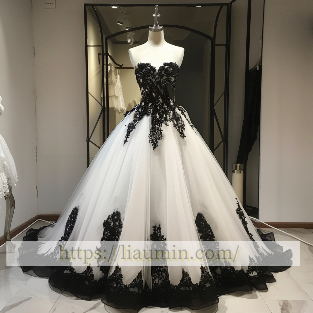 White Tulle and Black Lace Applique Strapless Wedding Dress Prom Princess Dress W13-16.5