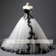 Load image into Gallery viewer, White Tulle and Black Lace Applique Ball Gwon Wedding Dress Prom Princess Dress W5-2.20
