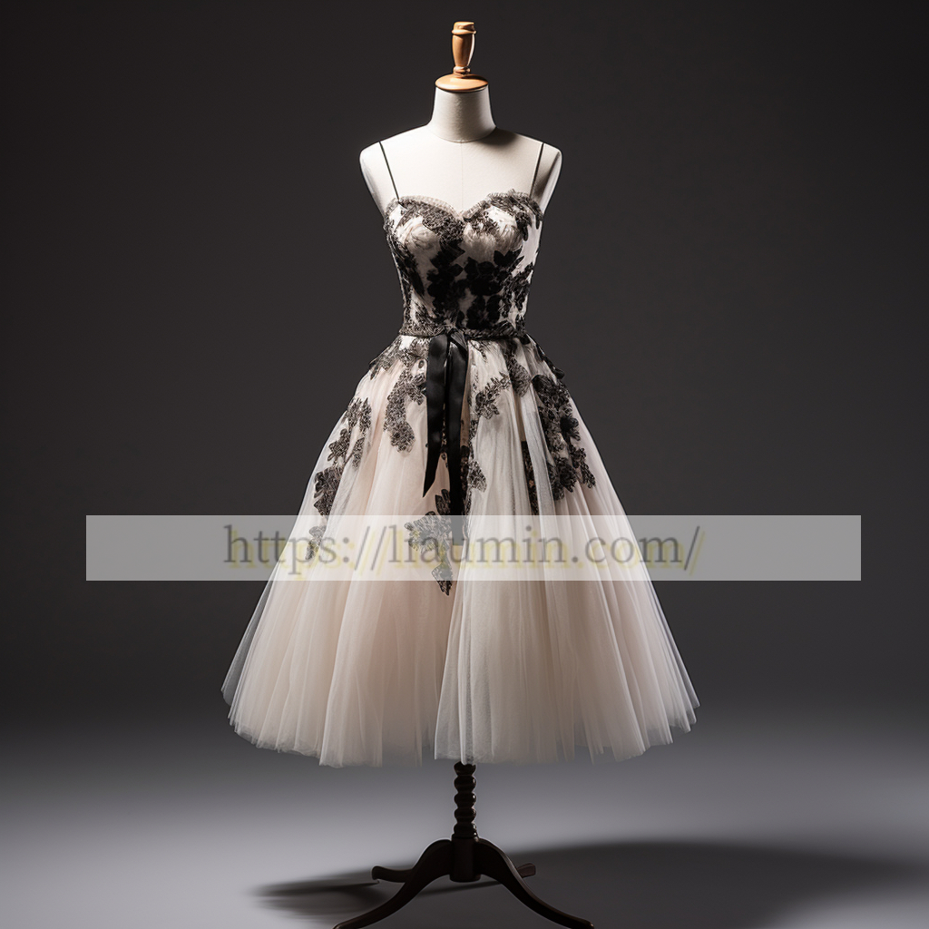 Ivory Tulle and Black Lace Applique Short Evening Party Prom Princess Homecoming Dress  W5-2.2