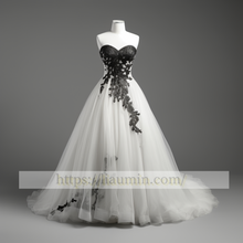 Load image into Gallery viewer, White Tulle and Black Lace Applique Strapless A Line Wedding Dress Bridal Gown Prom Princess Dress Custom W5-2.63
