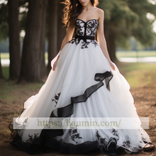 Load image into Gallery viewer, Hand made Custom White And Black Strapless Lace Up Back Wedding Dress Bridal Gown Princess Dress W5-3.7
